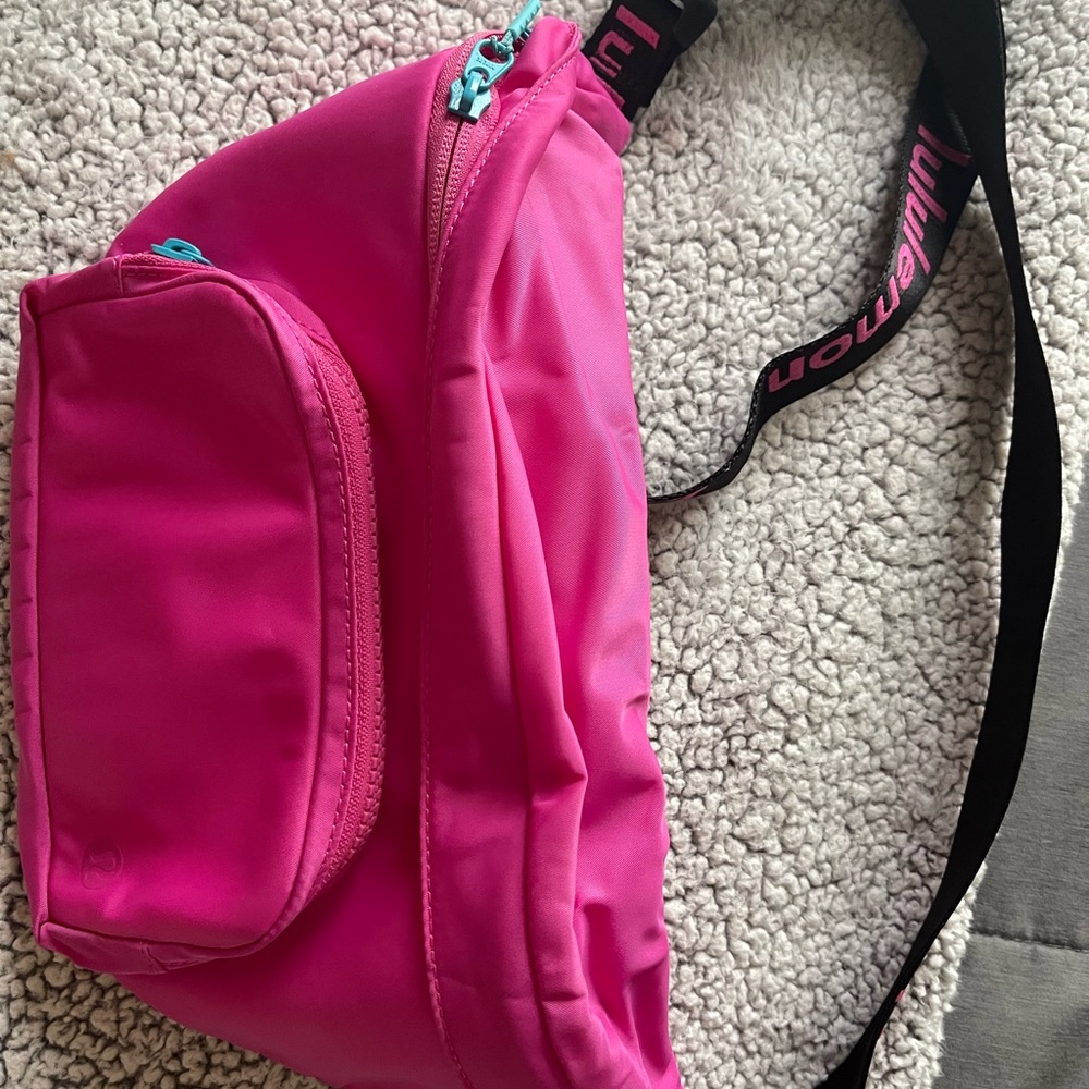 Lululemon SOLD-OUT The Rest is Written belt bag